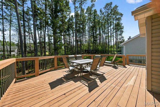 3012 Crimson Oaks Drive, Fenton, MO 63026