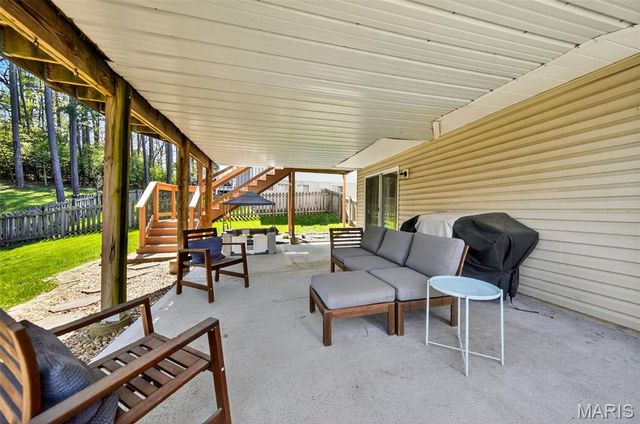 3012 Crimson Oaks Drive, Fenton, MO 63026