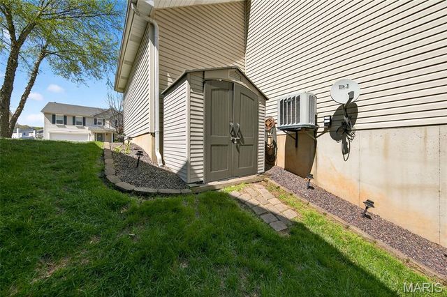 3012 Crimson Oaks Drive, Fenton, MO 63026