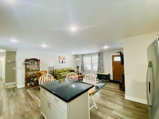 140 W Raymond Road, Twin Lake, MI 49457