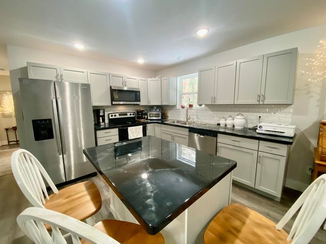 140 W Raymond Road, Twin Lake, MI 49457