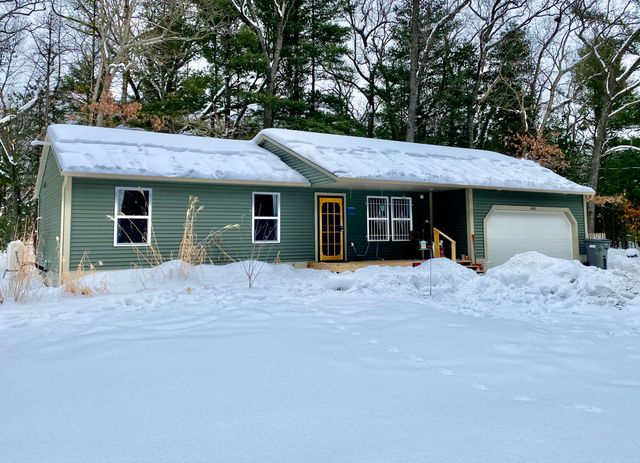 140 W Raymond Road, Twin Lake, MI 49457