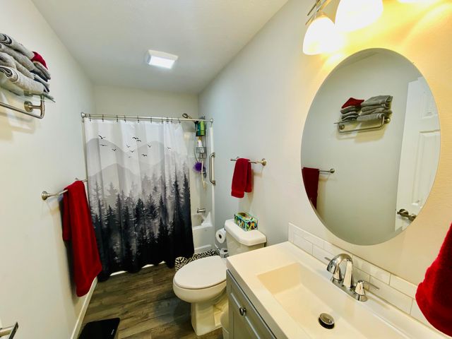 140 W Raymond Road, Twin Lake, MI 49457