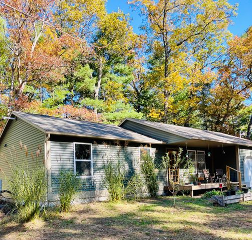 140 W Raymond Road, Twin Lake, MI 49457