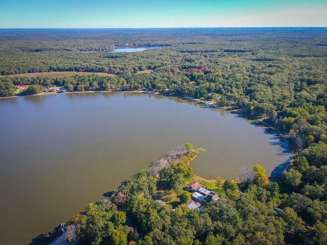 140 W Raymond Road, Twin Lake, MI 49457