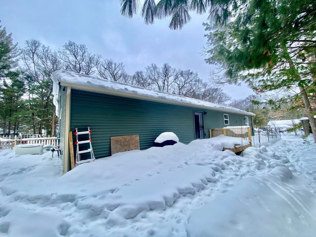 140 W Raymond Road, Twin Lake, MI 49457