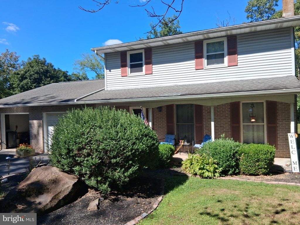 1005 MILL HILL RD, EAST GREENVILLE, PA 18041 — exterior