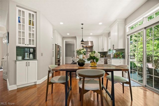 255 Williamsburg Drive, Avon Lake, OH 44012