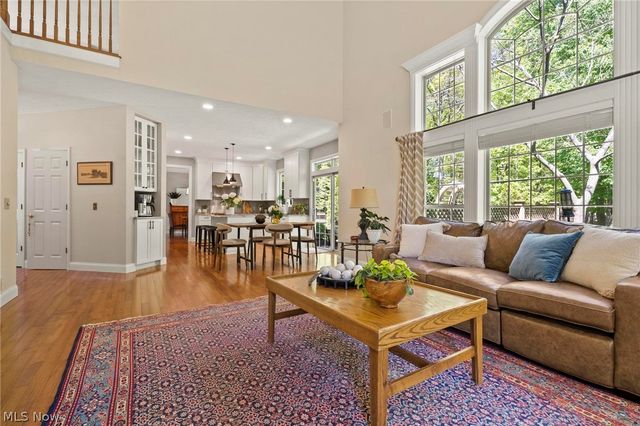 255 Williamsburg Drive, Avon Lake, OH 44012