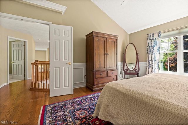 255 Williamsburg Drive, Avon Lake, OH 44012
