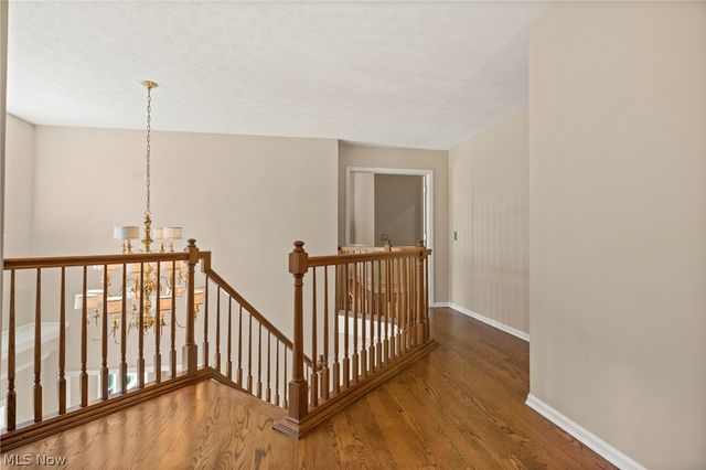 255 Williamsburg Drive, Avon Lake, OH 44012