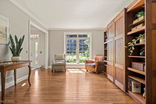 255 Williamsburg Drive, Avon Lake, OH 44012