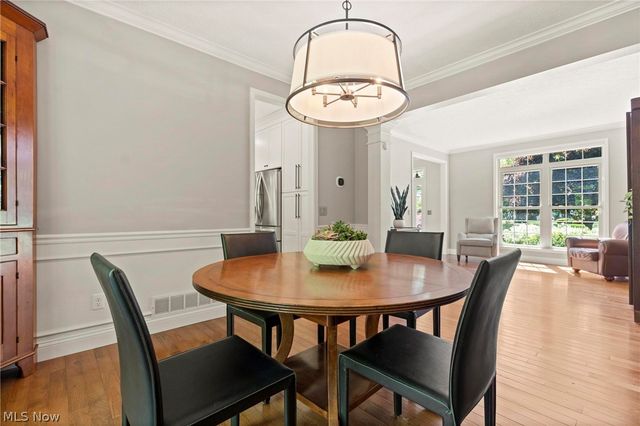 255 Williamsburg Drive, Avon Lake, OH 44012