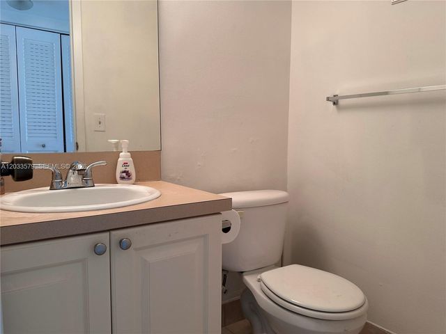569 Fanshaw N 569, Boca Raton, FL 33434