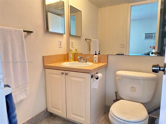 569 Fanshaw N 569, Boca Raton, FL 33434