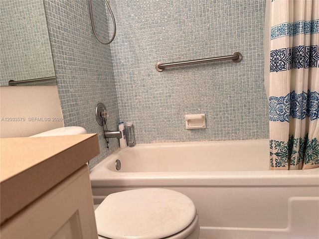 569 Fanshaw N 569, Boca Raton, FL 33434