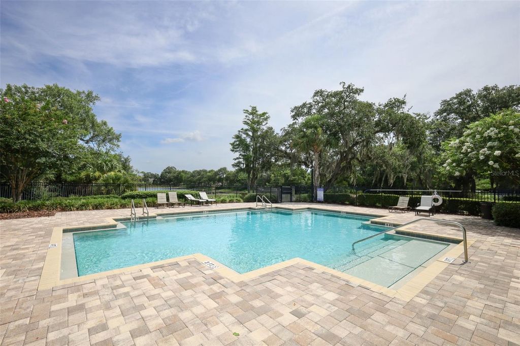 Image 2 of property listing at 3802 BISHOP LANDING WAY, Orlando, FL 32824