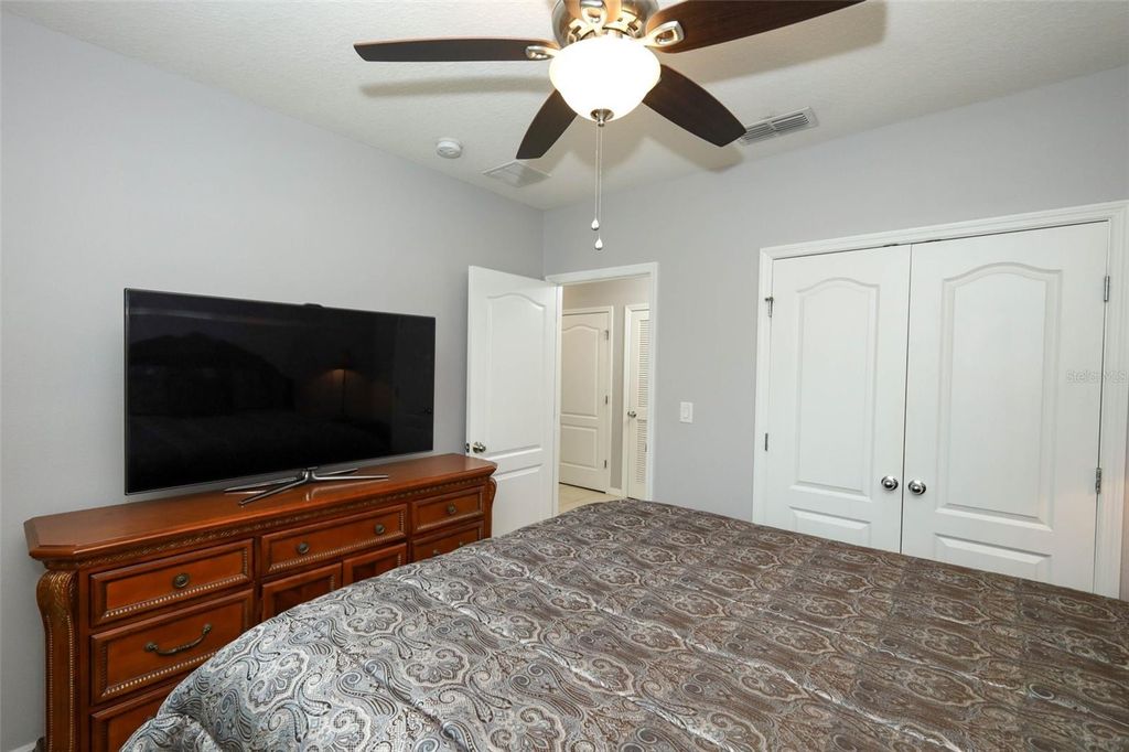 Image 11 of property listing at 3802 BISHOP LANDING WAY, Orlando, FL 32824