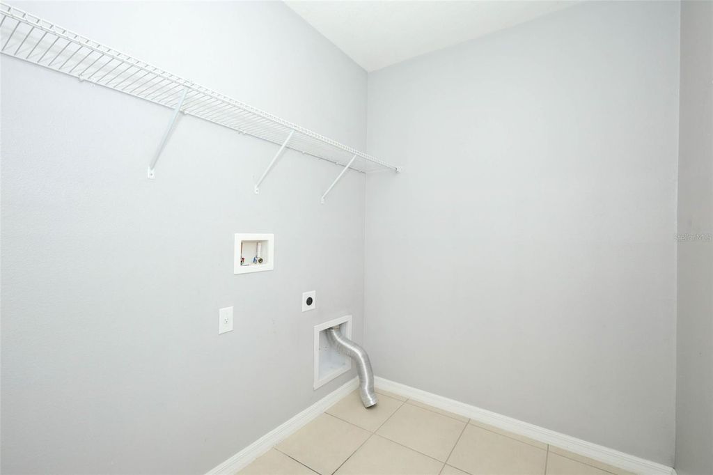 Image 17 of property listing at 3802 BISHOP LANDING WAY, Orlando, FL 32824
