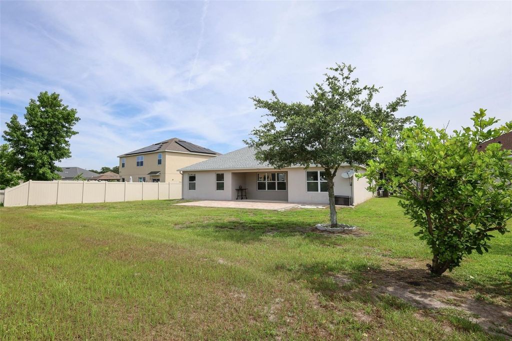 Image 24 of property listing at 3802 BISHOP LANDING WAY, Orlando, FL 32824