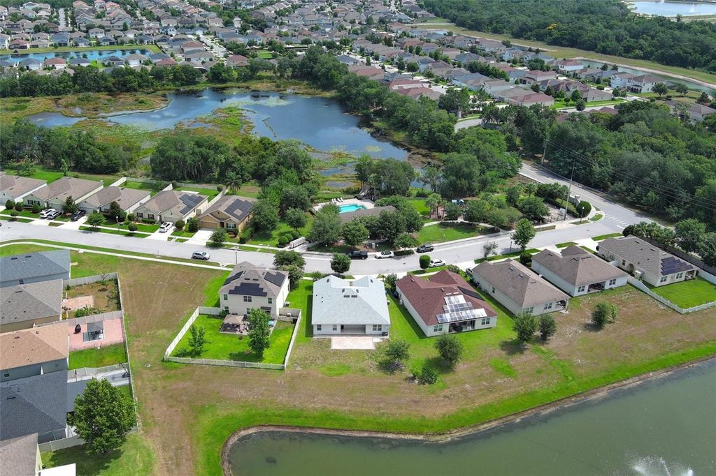 Image 34 of property listing at 3802 BISHOP LANDING WAY, Orlando, FL 32824