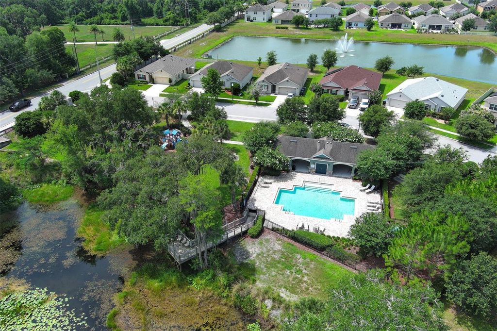 Image 43 of property listing at 3802 BISHOP LANDING WAY, Orlando, FL 32824