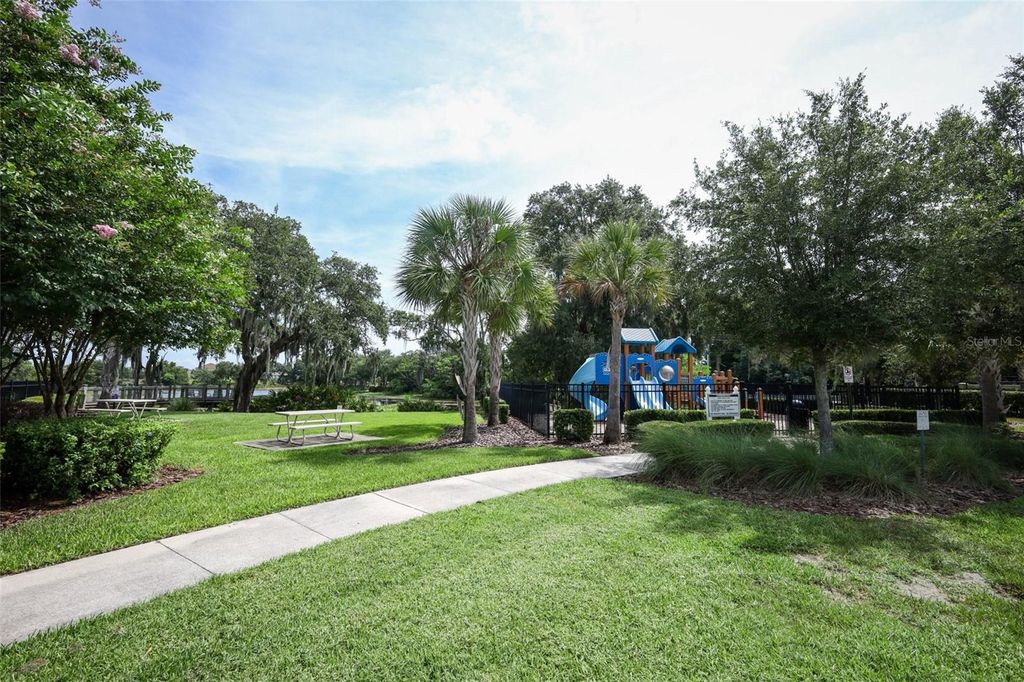 Image 51 of property listing at 3802 BISHOP LANDING WAY, Orlando, FL 32824