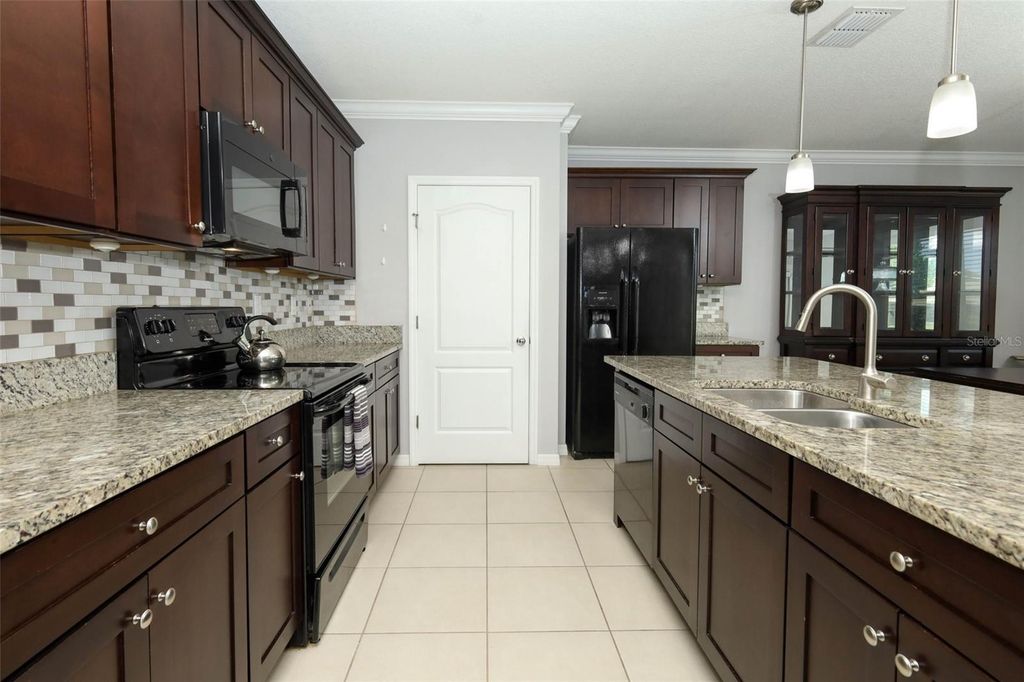 Image 62 of property listing at 3802 BISHOP LANDING WAY, Orlando, FL 32824