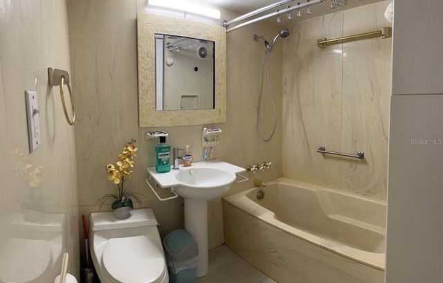 424 ENSENADA, San Juan, PR 00920