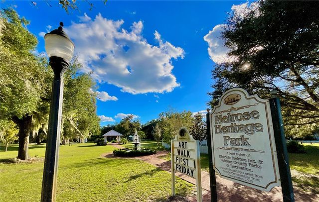 106 E SUNNYSIDE BEACH ROAD, Hawthorne, FL 32640