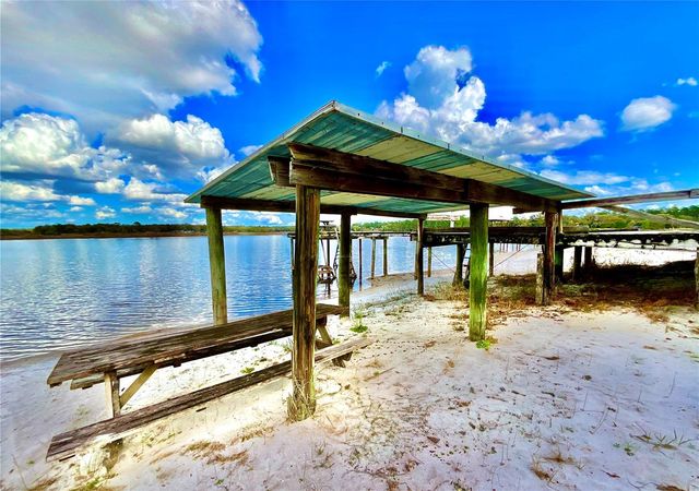 106 E SUNNYSIDE BEACH ROAD, Hawthorne, FL 32640