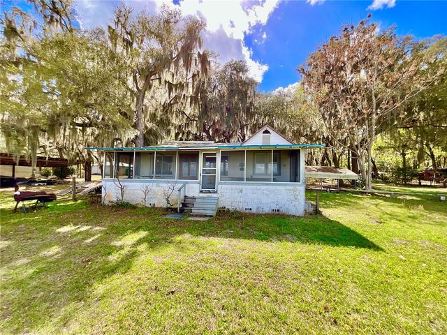 106 E SUNNYSIDE BEACH ROAD, Hawthorne, FL 32640