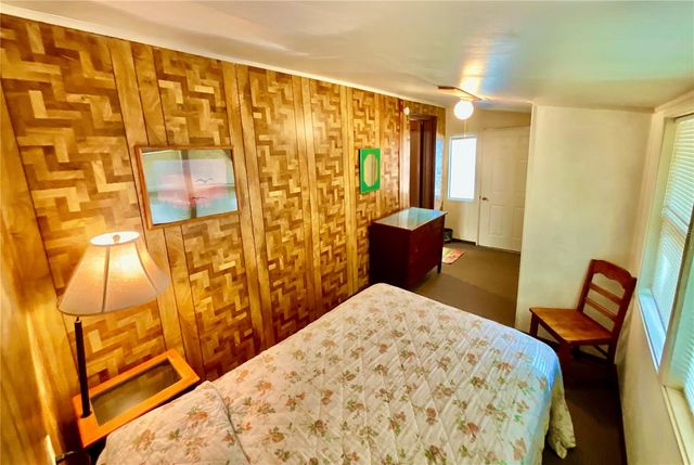 106 E SUNNYSIDE BEACH ROAD, Hawthorne, FL 32640