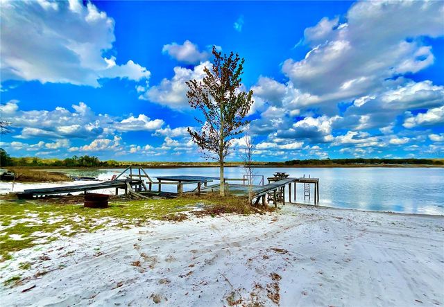 106 E SUNNYSIDE BEACH ROAD, Hawthorne, FL 32640