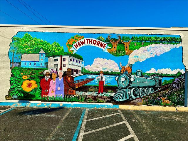 106 E SUNNYSIDE BEACH ROAD, Hawthorne, FL 32640