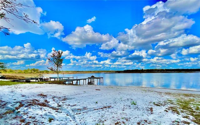 106 E SUNNYSIDE BEACH ROAD, Hawthorne, FL 32640