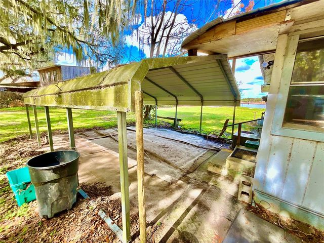 106 E SUNNYSIDE BEACH ROAD, Hawthorne, FL 32640