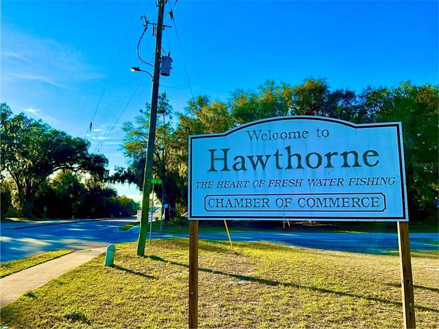 106 E SUNNYSIDE BEACH ROAD, Hawthorne, FL 32640