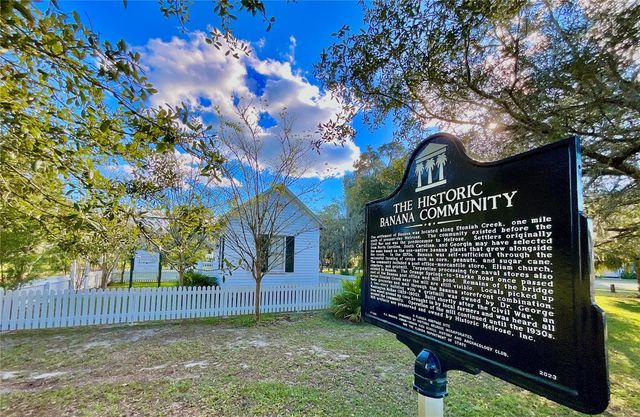 106 E SUNNYSIDE BEACH ROAD, Hawthorne, FL 32640