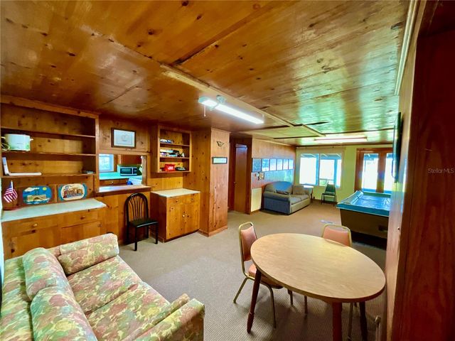 106 E SUNNYSIDE BEACH ROAD, Hawthorne, FL 32640