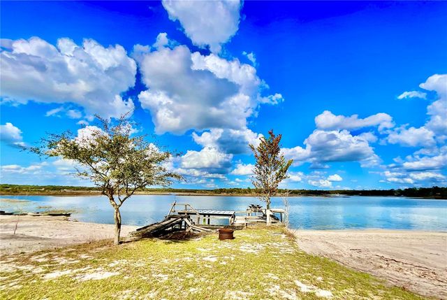 106 E SUNNYSIDE BEACH ROAD, Hawthorne, FL 32640