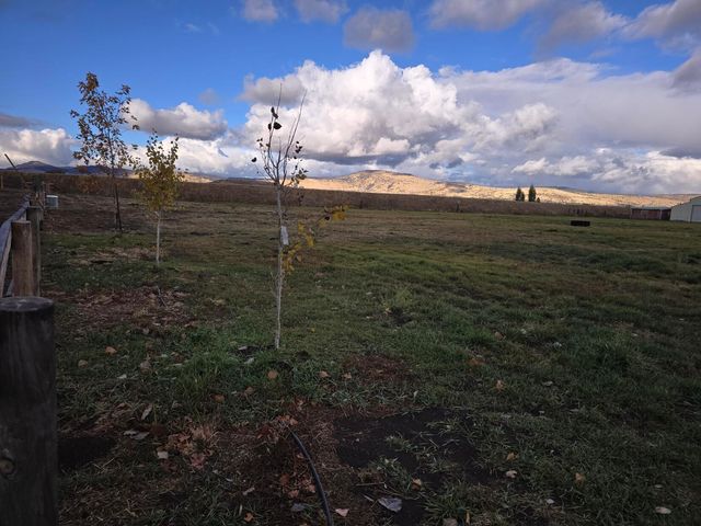 1267 Joe Wright Road, Klamath Falls, OR 97603
