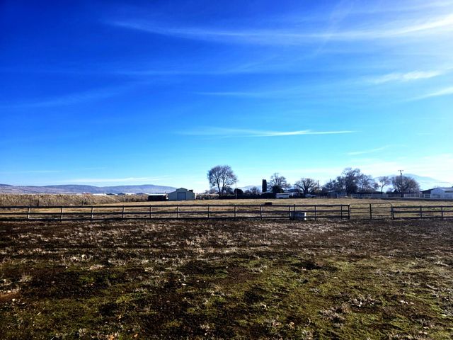 1267 Joe Wright Road, Klamath Falls, OR 97603