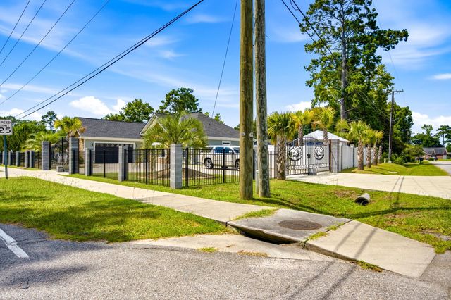 1700 Horry St., Conway, SC 29527