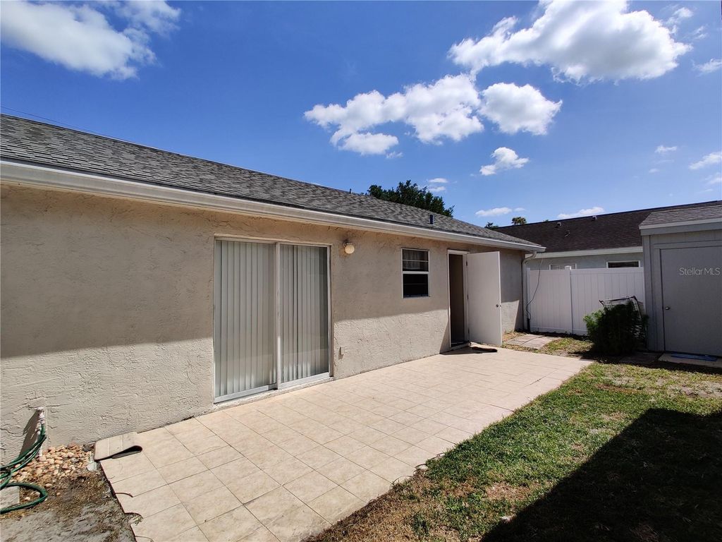 Image 5 of property listing at 276 SAN GABRIEL STREET, Winter Springs, FL 32708