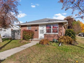 3502 W Marshall STREET, Manitowoc, WI 54220