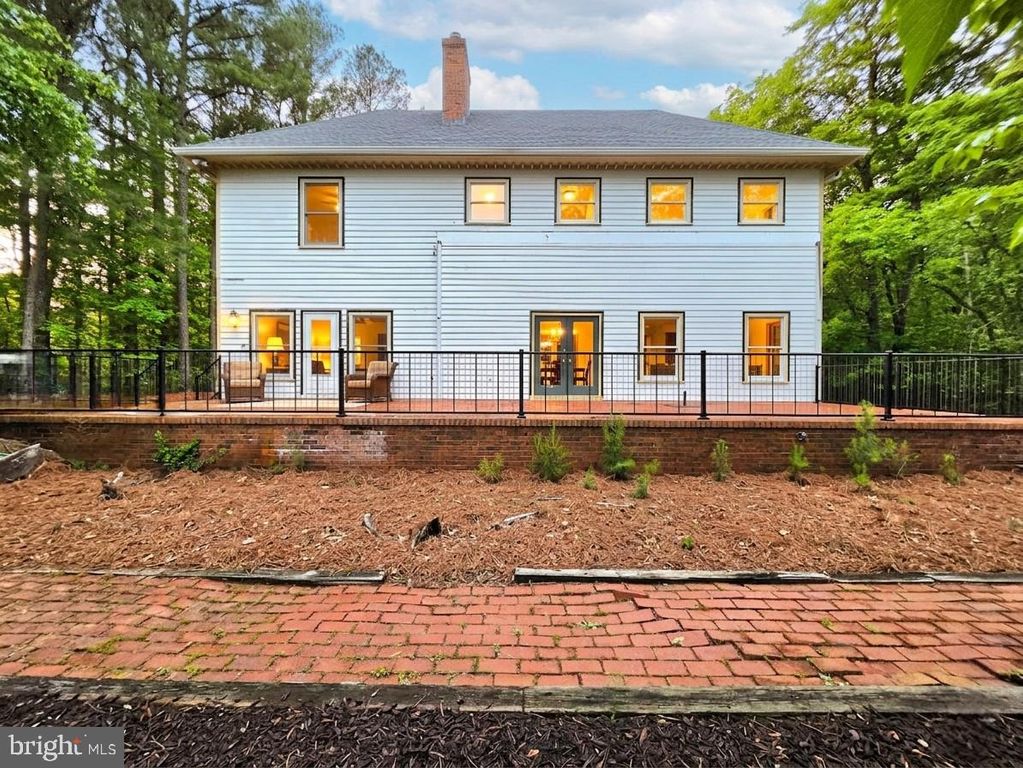 Image 10 of property listing at 11429 ASSATEAGUE RD, Berlin, MD 21811