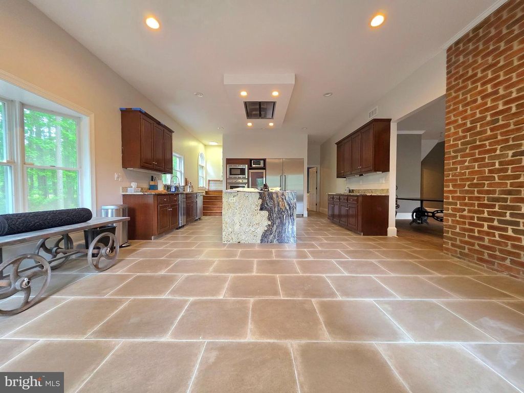 Image 106 of property listing at 11429 ASSATEAGUE RD, Berlin, MD 21811