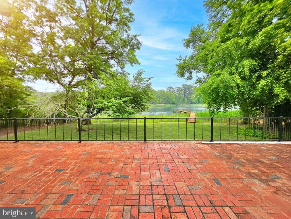 Image 13 of property listing at 11429 ASSATEAGUE RD, Berlin, MD 21811