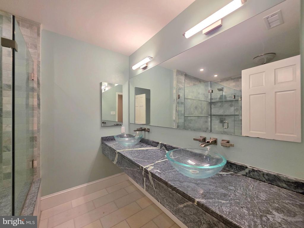 Image 131 of property listing at 11429 ASSATEAGUE RD, Berlin, MD 21811